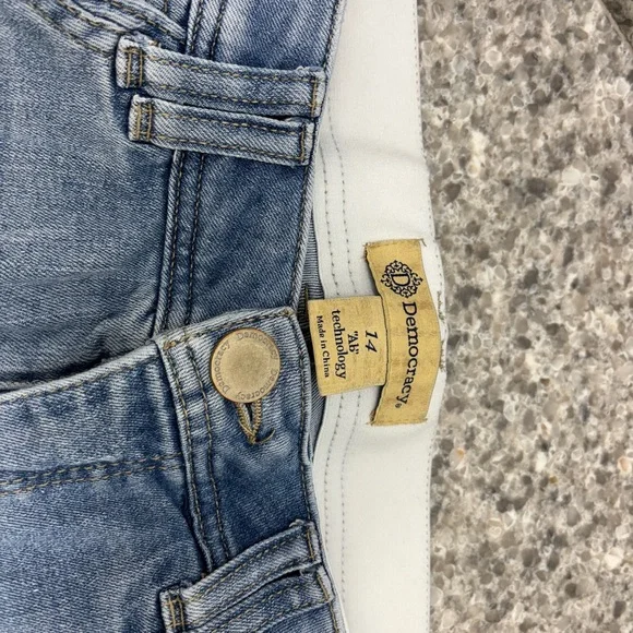 Stylish Light Blue Distressed skinny Jeans - Picture 5 of 9